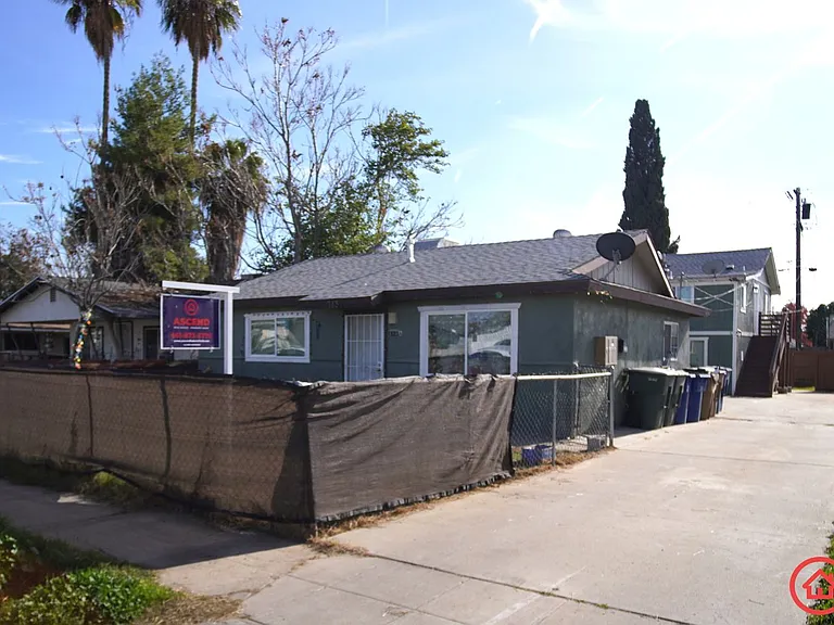 313 Washington Ave — Photo 1