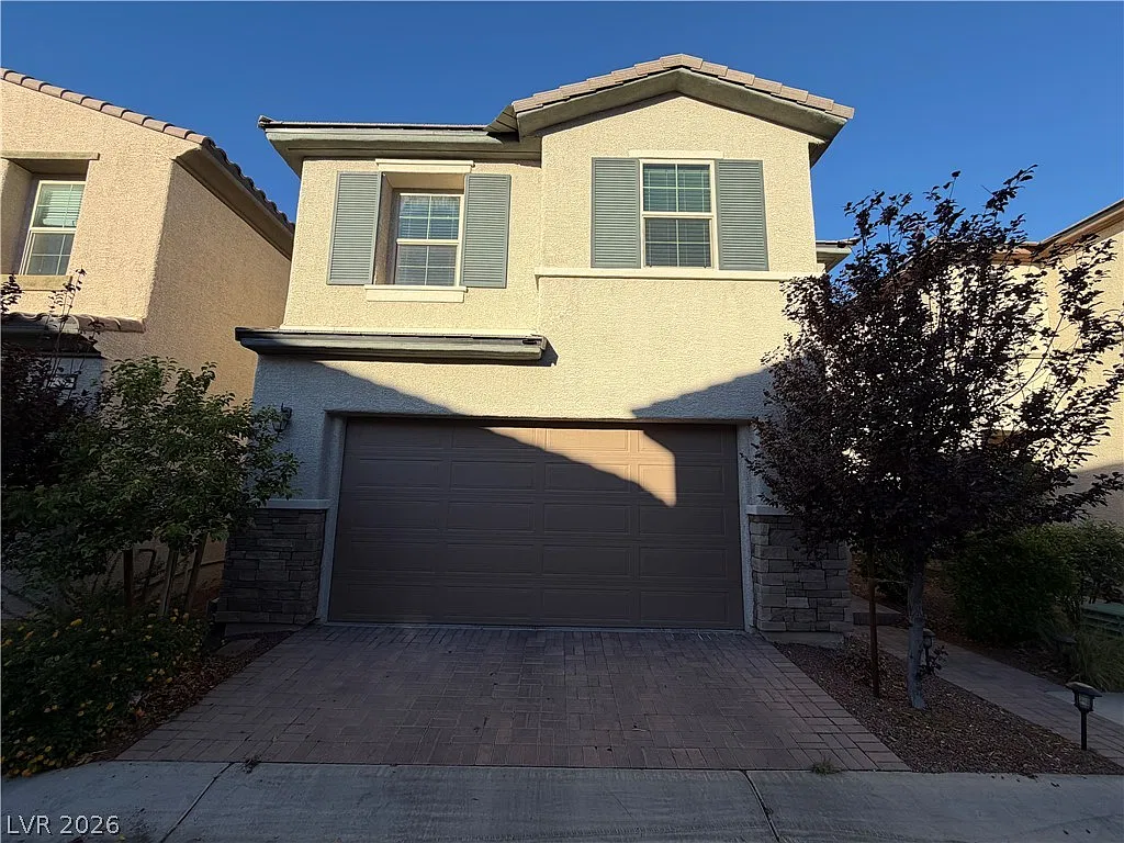 3 bed, 2.5 bath, 1656 sqft, $2,050 — Photo 1
