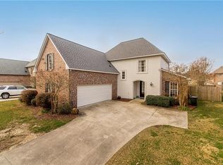18201 Pine Ridge Dr, Prairieville, LA 70769