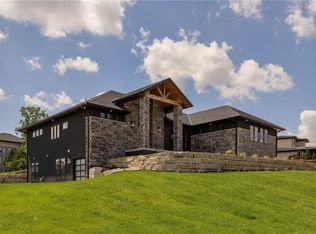 9410 Deer Run St, Lenexa, KS 66220