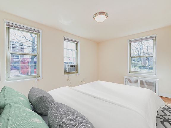 4th image of 1401 Sheridan St NW #304