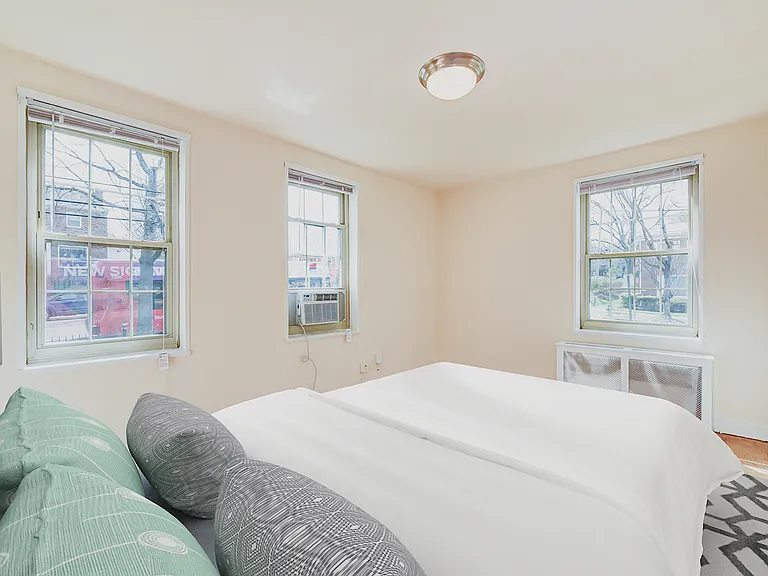 1401 Sheridan — Photo 16