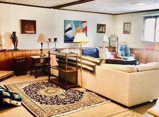 24 Continental Dr, Middletown, RI 02842