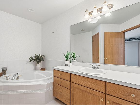 5th image of 6475 Leisure Creek Dr SE #226