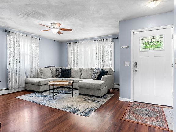5th image of 43 Pulaski St