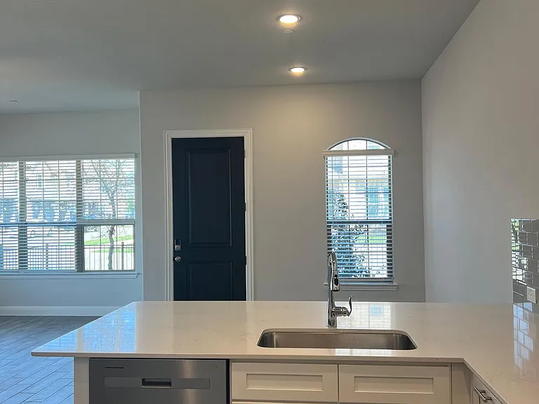 6106 Blythe Dr — Photo 5