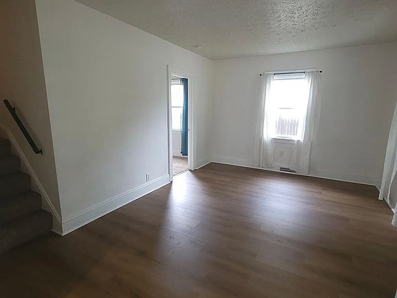 2nd image of 1401 Grant St #140