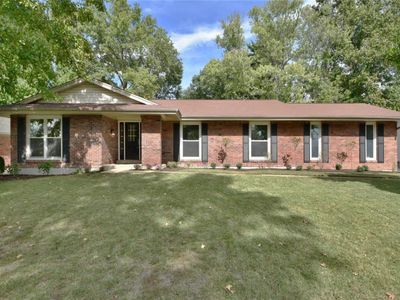12765 Whispering Hills Ln, Saint Louis, MO, 63146