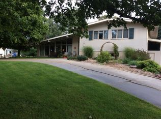 1310 E 4th St, Crete, NE 68333