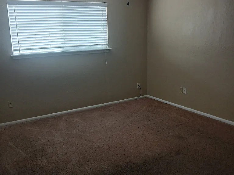 5101 Middlecoff Rd — Photo 37