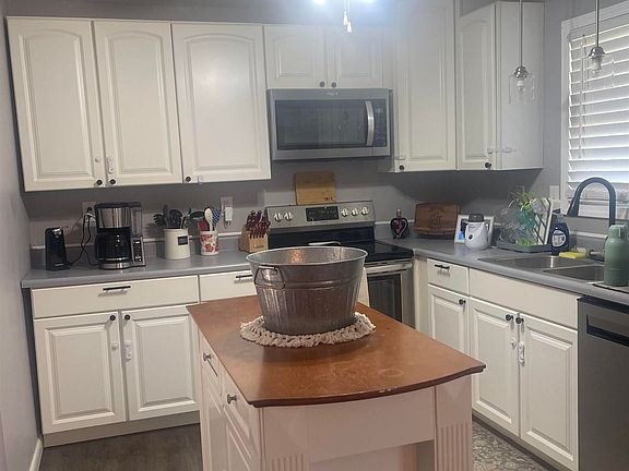 4th image of 550 Blankenship Rd