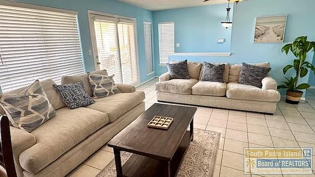 2 bed, 2.5 bath, 1508 sqft, $2,900 — Photo 3