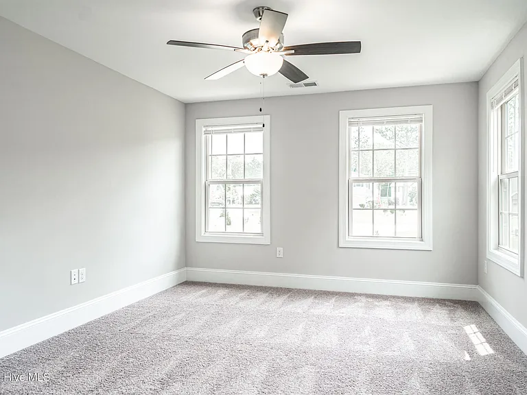 315 Mashie Ct — Photo 36