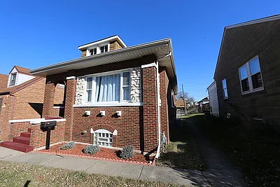 18125 Oakwood Ave photo 1