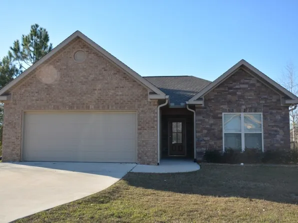 104 Hattiesburg Ct, Dothan, AL 36301