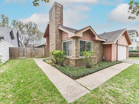 2nd image of 3039 Ashford Park Dr