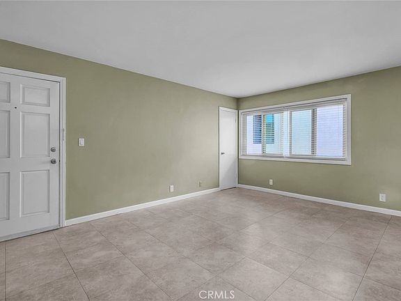 4th image of 417 N Broadway APT 5