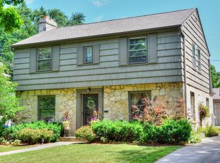 2538 N 97th St, Wauwatosa, WI 53226