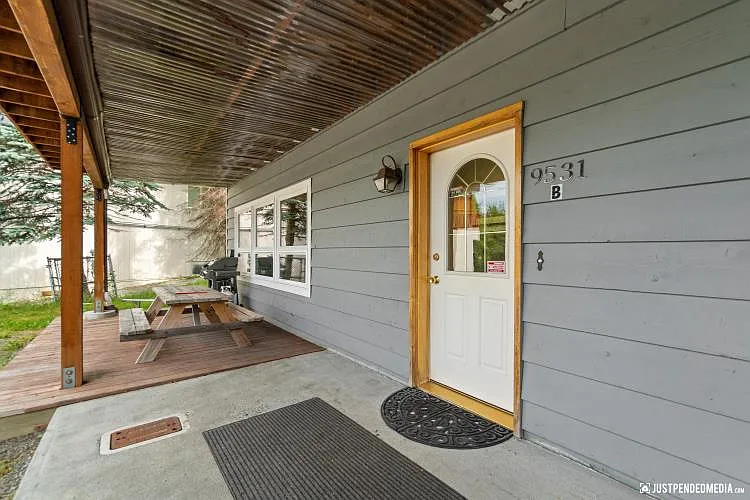 9531 Hillside Dr — Photo 4