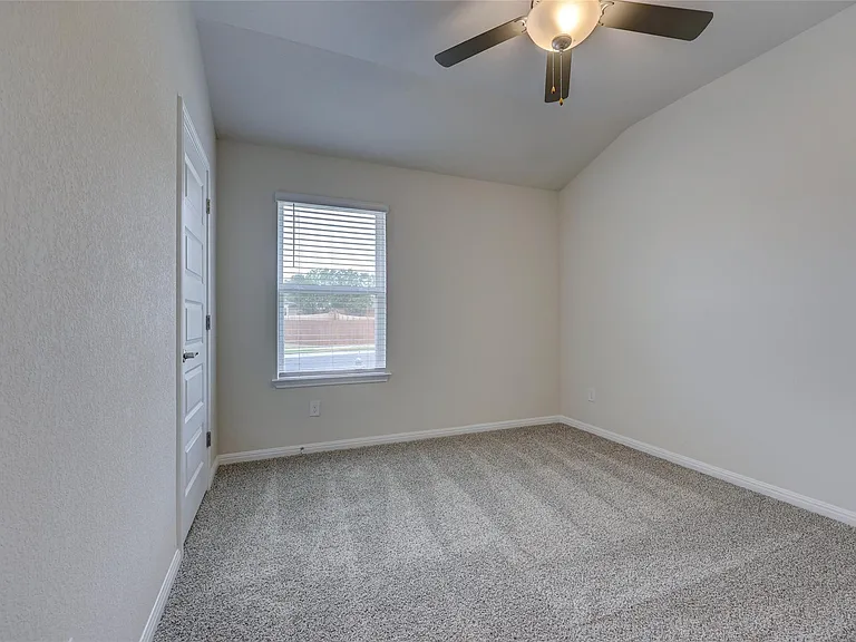 201 Fairmeadow Downs Dr — Photo 16