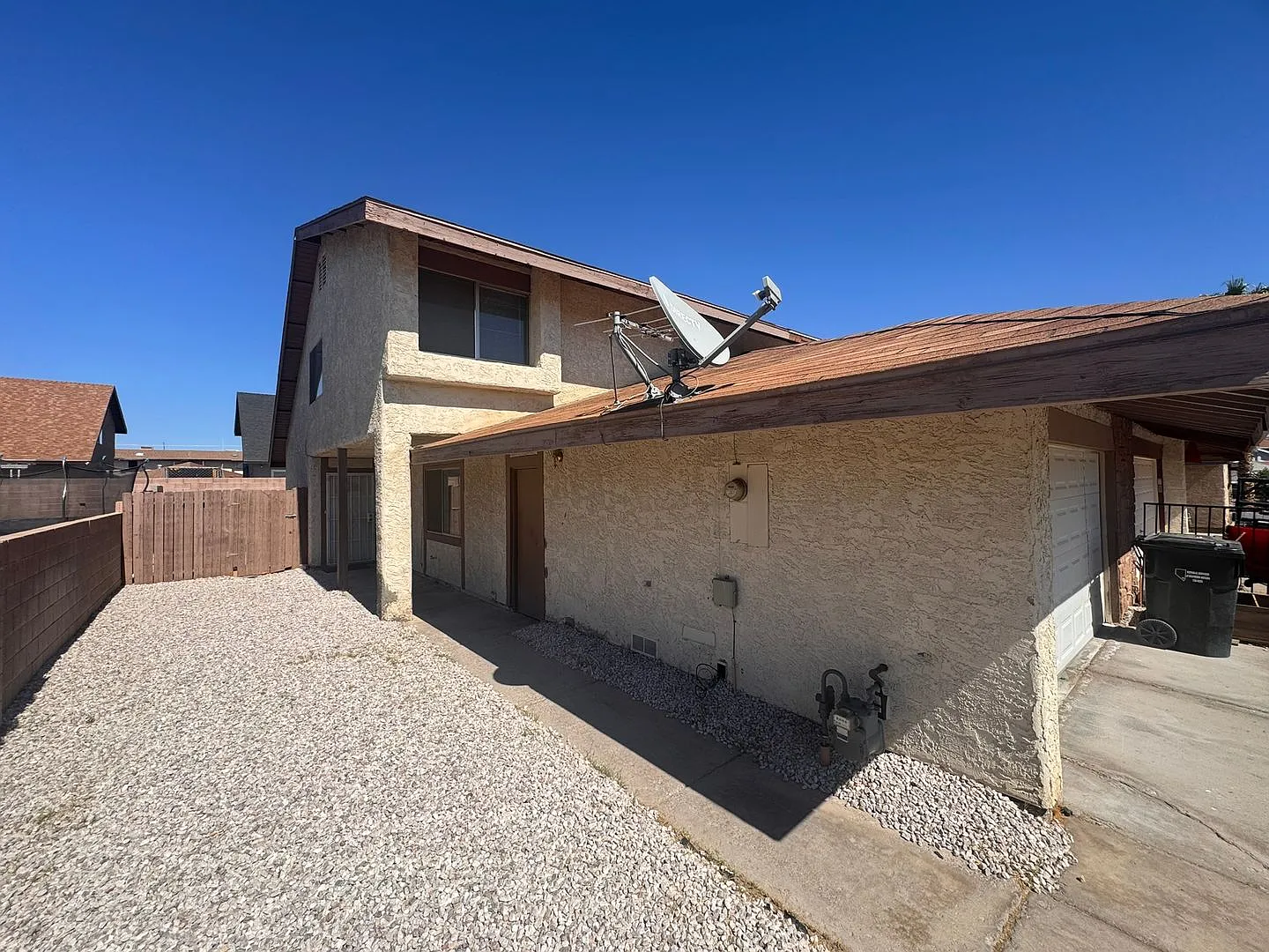 Spacious 2-Story Townhome with 2 Car Garage, Great Backyard Patio Space — Photo 2