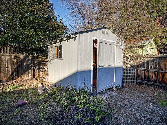 5th image of 1030 Peachwood Ct