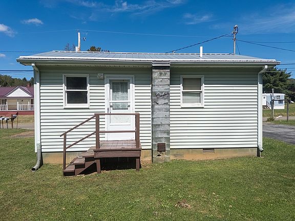 3rd image of 166 Slemp Creek Rd