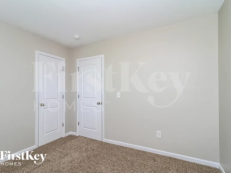 545 Lakewood Glen Ct — Photo 11