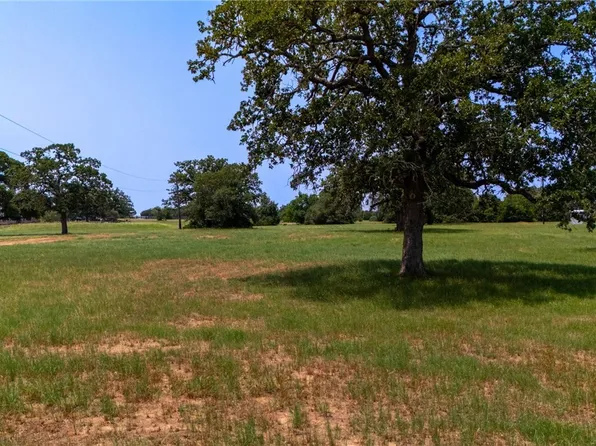 0 Cattlemens Row, Lockhart, TX 78644