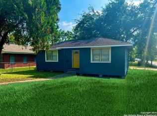 411 S Alta Vista St, Beeville, TX 78102