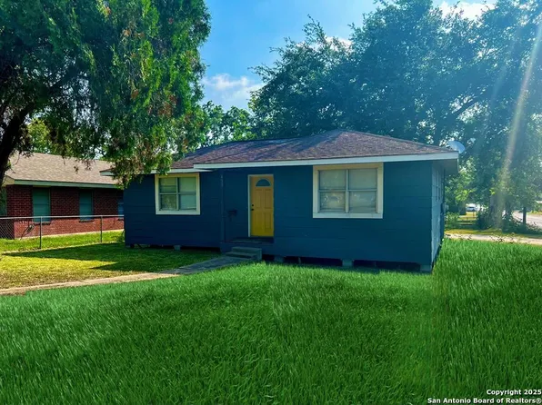 411 S S. Alta Vista, Beeville 78102