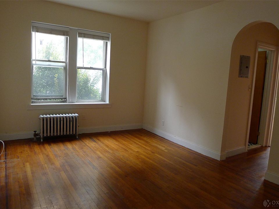 1st image of 4556 42nd St APT 1A