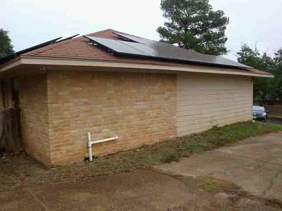 4th image of 1405 Cedar Dr