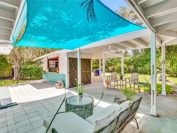 811 Royal Palm Pl, Vero Beach, FL 32960