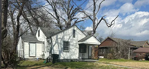 2712 Oak St Photo 1