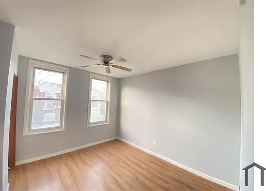 251 W Berkley St — Photo 8