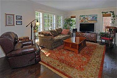 3rd image of 4764 W Park Dr