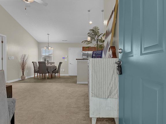 5th image of 144 Pioneer Cir