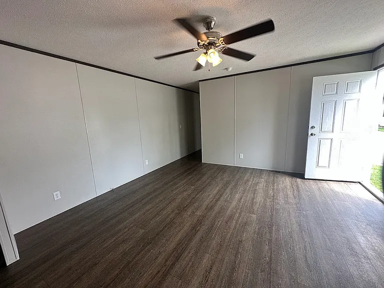 2088 E Empire Ave #208 — Photo 4