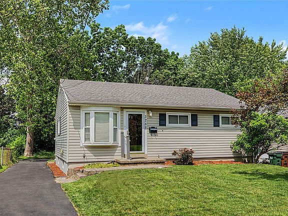 2nd image of 3288 Lapland Dr