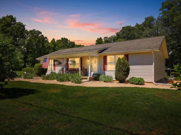 925 Mount Torrey Rd, Lyndhurst, VA 22952