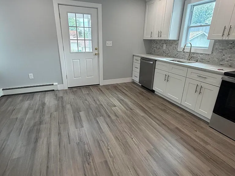 1729 N Main St #B — Photo 13