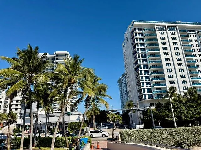 2445 Lake Pancoast Dr #7 — Photo 7