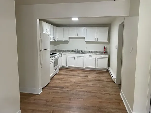 629 Olive Ln #1F, Ambridge, PA 15003