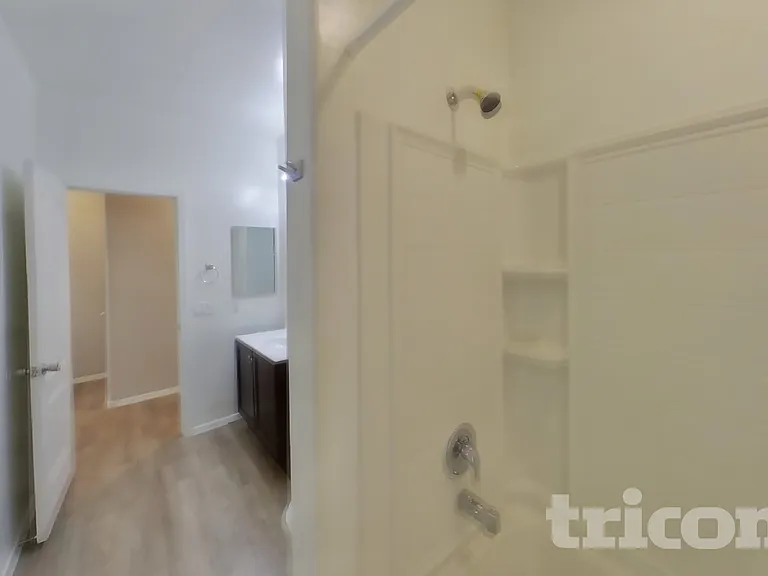 17307 W Monroe St — Photo 14