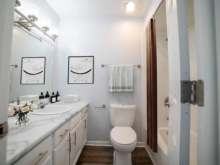 Aura Apartments — Photo 18