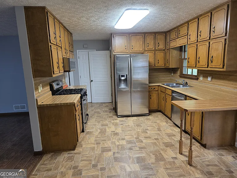 214 Candler Rd — Photo 3