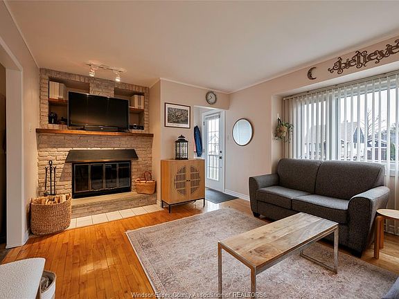 5th image of 1639 Olive Rd