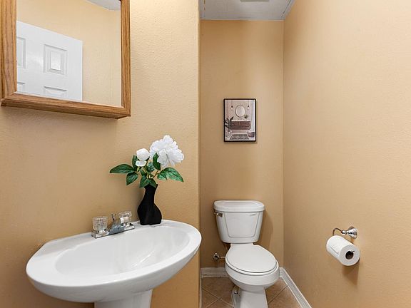 5th image of 6418 England St