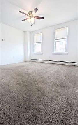 4th image of 1416 Washington St